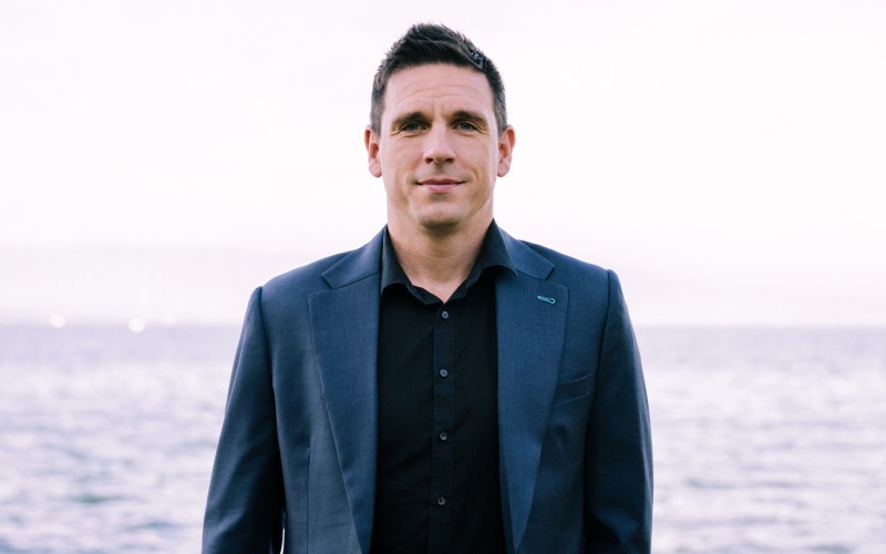 Head and shoulders portrait photograph of Steve Roest, CEO of PocDoc.